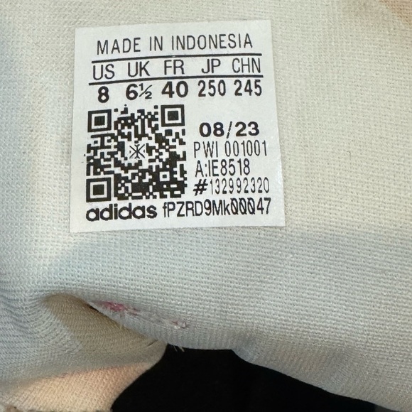 ✨Women's Sz 8 Adidas Avryn_X adidas boost Cloud White Gold Running Shoes - Picture 5 of 5